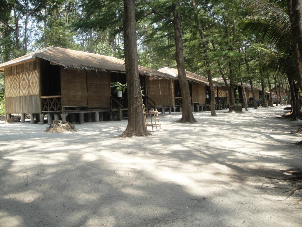 Menjangan Resort Karimunjawa Habitación foto