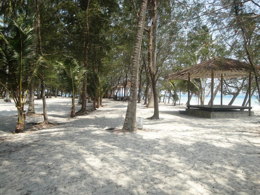 Menjangan Resort Karimunjawa Habitación foto