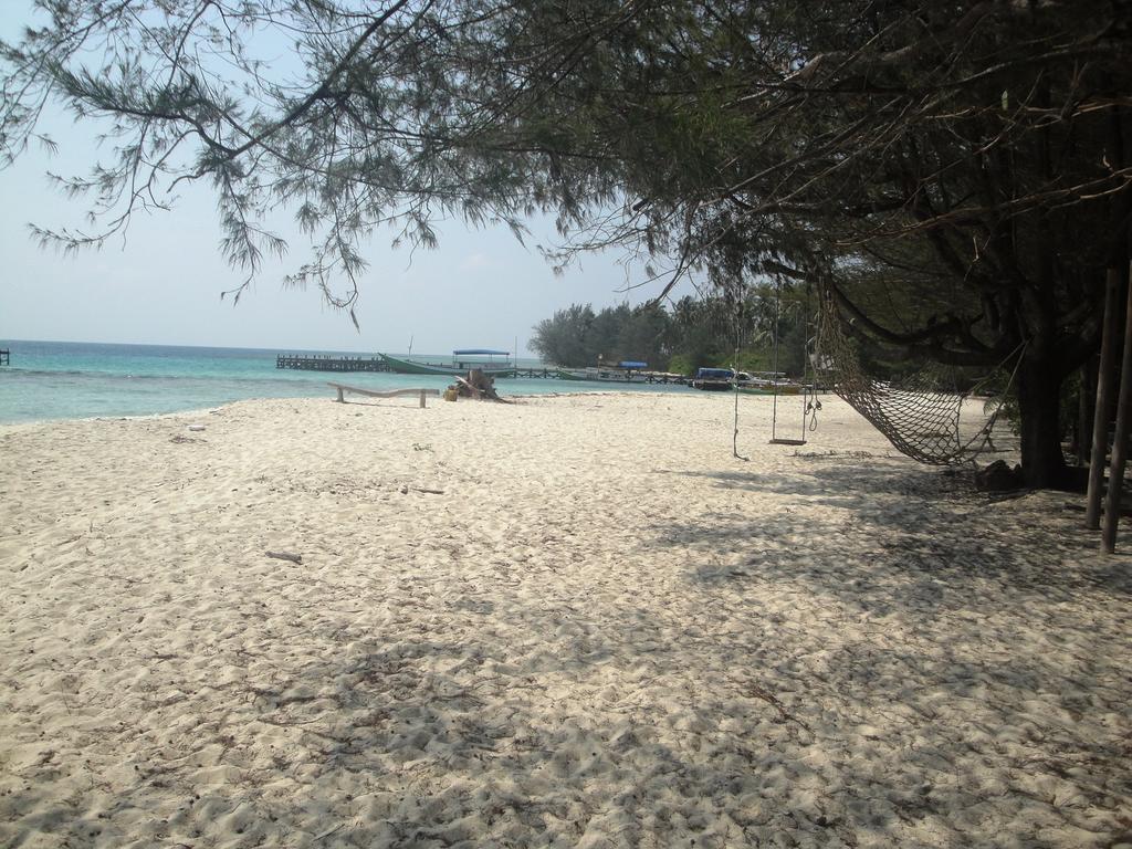 Menjangan Resort Karimunjawa Habitación foto